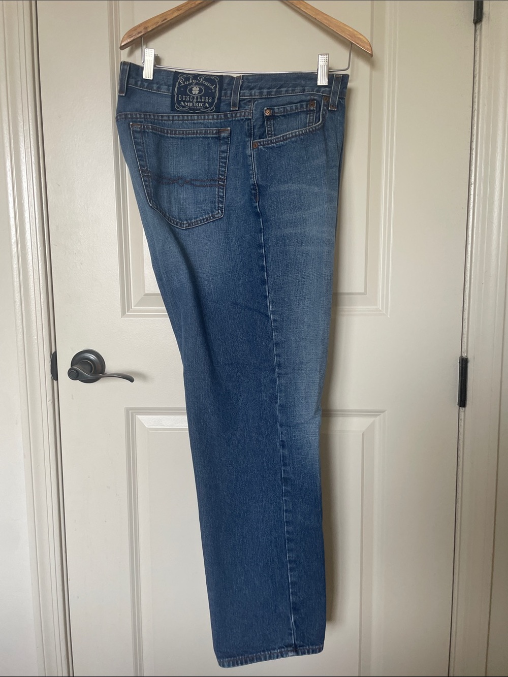 Lucky brand jeans. Practically brand new. NO holes, rips, or tears.